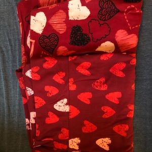 2 Valentines lularoe leggings TC
